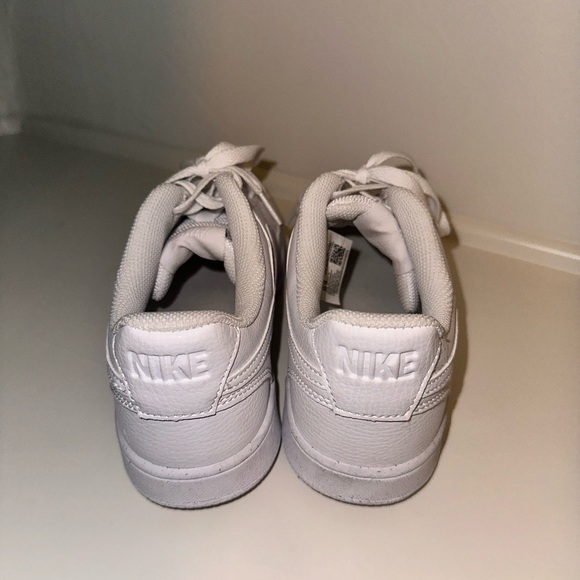 Nike Women's Court Vision Low Size 7 - Picture 3 of 6